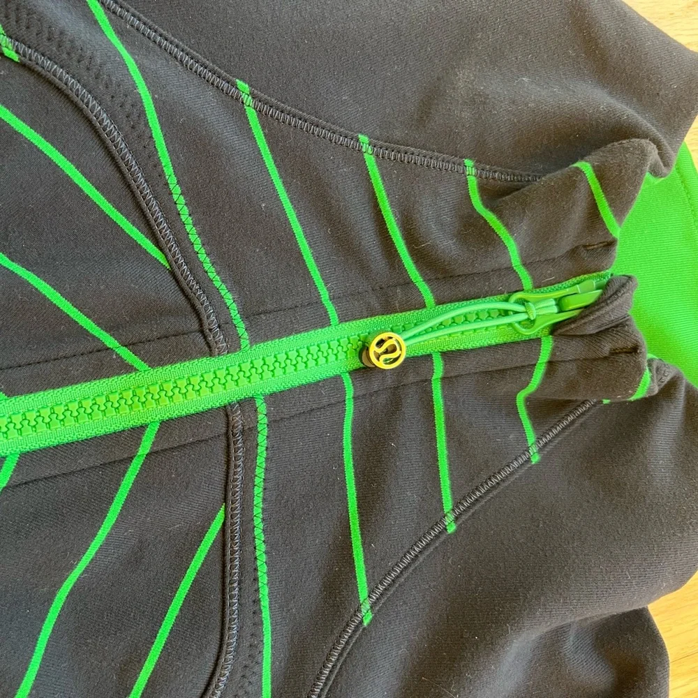 Lululemon Shape Jacket - Picture 2 of 9